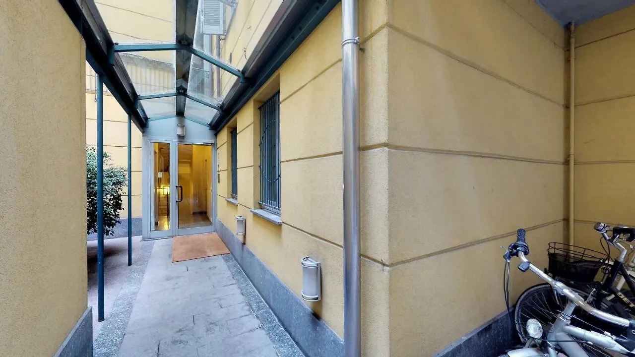 Design Apartment Near Duomo Square ミラノ